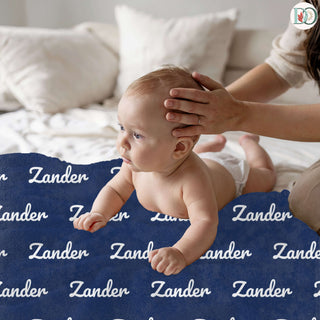 Golden Hug – Personalized Name Blanket | Cozy Throw with Name, Font & Color Preview