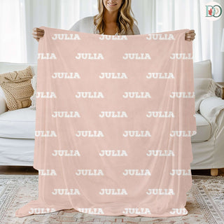 Golden Hug – Personalized Name Blanket | Cozy Throw with Name, Font & Color Preview