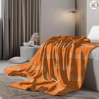Golden Hug – Personalized Name Blanket | Cozy Throw with Name, Font & Color Preview